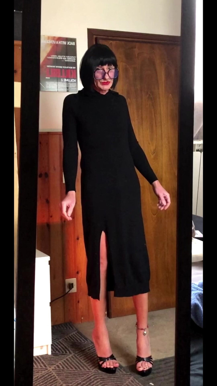 Andreina Naty: 非常に高いヒールでのウォーキングテスト