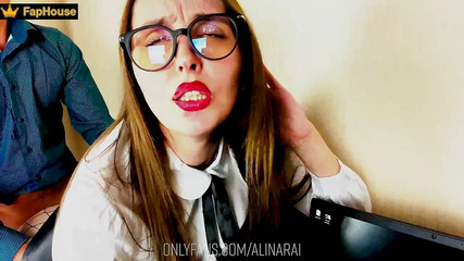 Alina Rai: 계부의 친구에게 비서로 일하는 계모