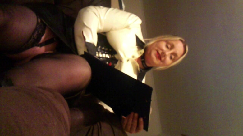 UKhousewife: Latex-herrin, beurteilung 2