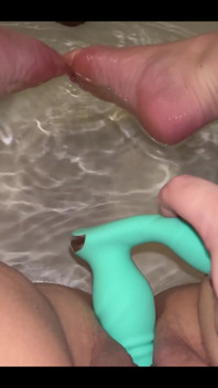 Self Thrusting Dildo in my Pussy 