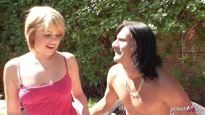 Full porn collection: 대물 자지로 새아빠에게 따먹히는 금발 변태 십대