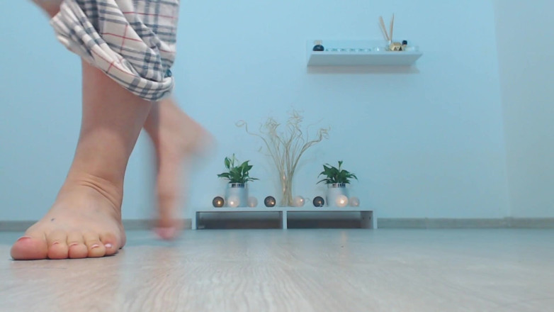 LegsOnHeels: My casual pj's and a tease with my bare feet