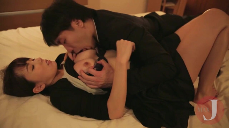 Asian happy ending: Oriental sweetie pussy licked and fingered