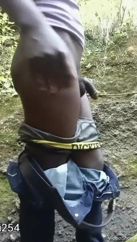 Sexyjayla254: Skoro mě přistihli, jak si venku honím, tak jsem šel domů,...