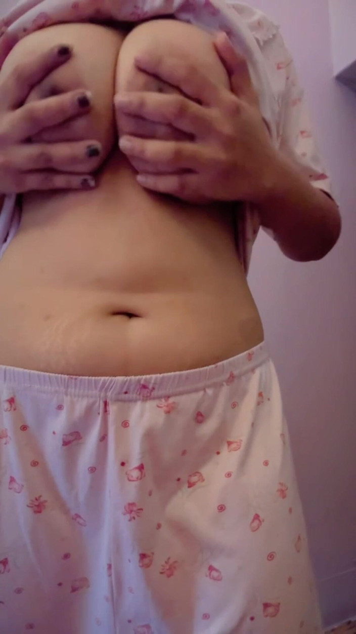 Daisysaha13: Pojďte si hrát s mými růžovými prsy