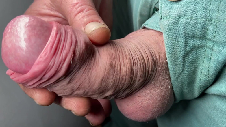 Foreskinguy: Prepuzio da vicino che termina con sborrata