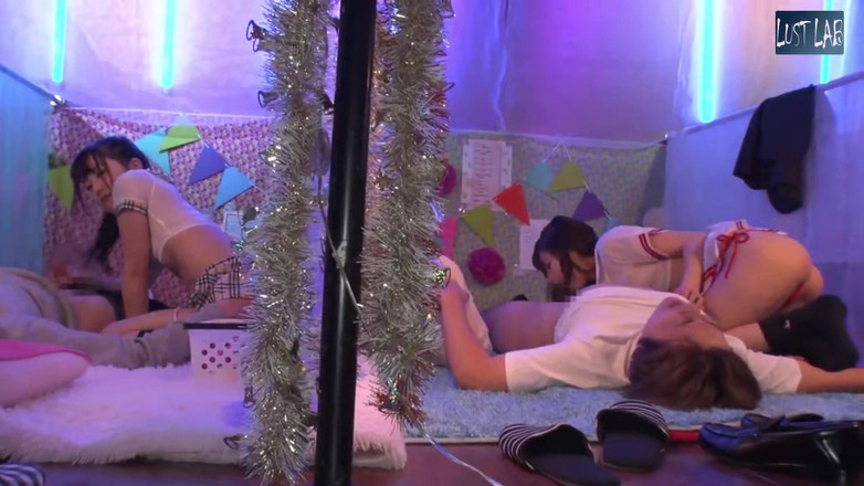 Lust lab: Rumors Swirl Di Sekitar Tempat Urut Offbeat Di mana kakitangan...