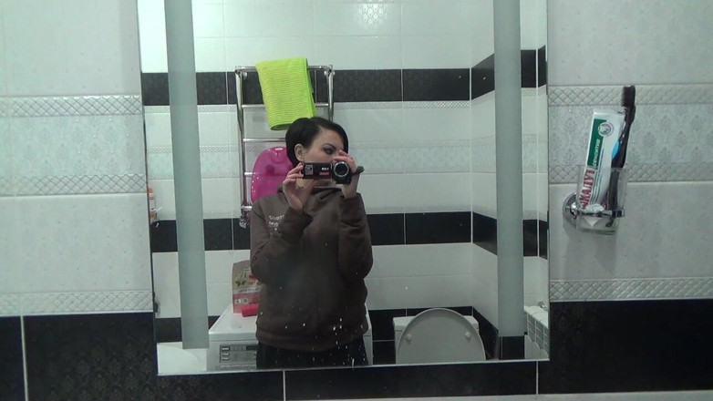 Sexy Milf: Pissing on the toilet long and a lot after long...