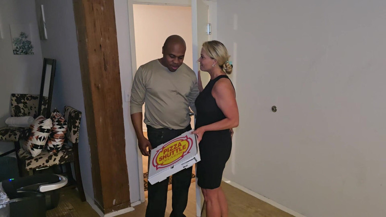 Dcrush: BBC Pizza Delivery for Hotwife