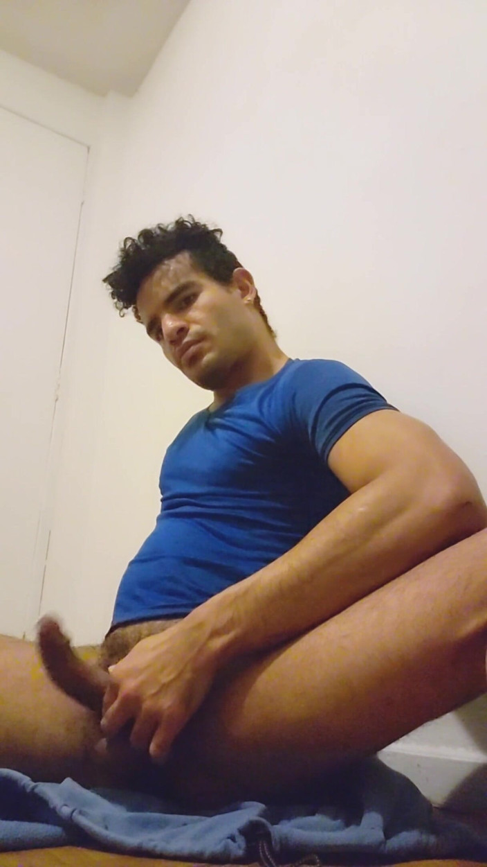 trebol_Jess: Latin horny brunette and jerk off