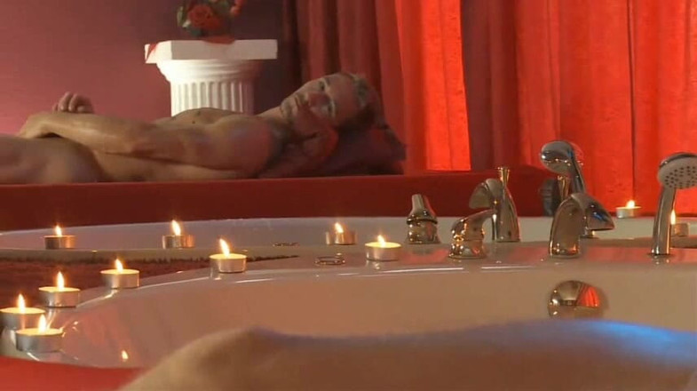 Eros Gay Exotica: Eros Exotica Gay: Erotická sebe masáž: část 4