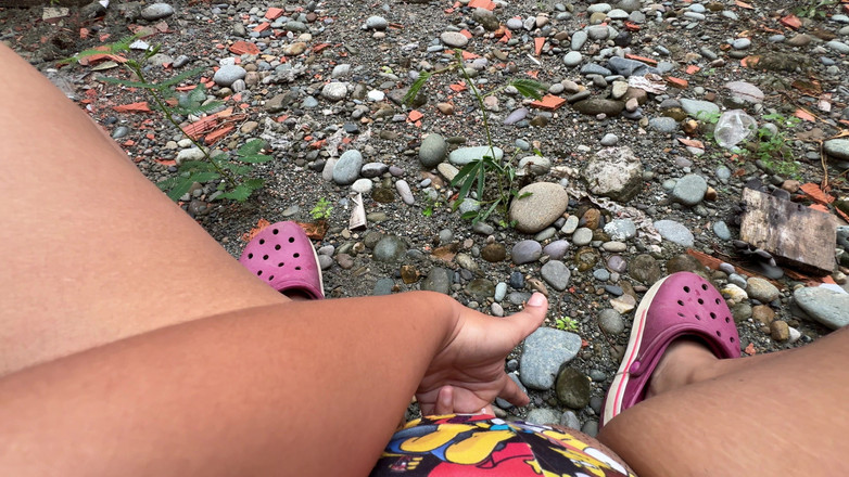 EMY_AND_JONH: Questa cosa della masturbazione in pubblico mi fa sentire