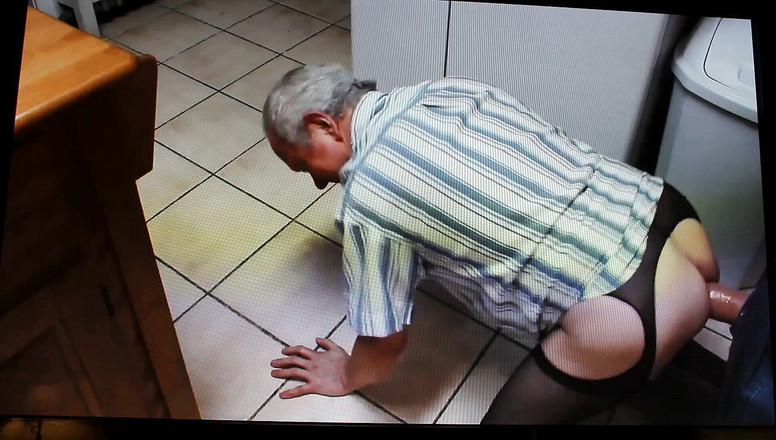 Erachi: Erachi được đụ kiểu chó