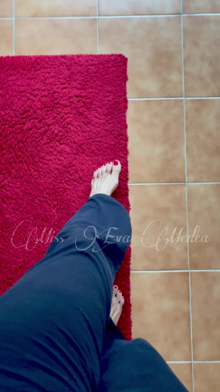 Miss Eva Medea: Pies lluvia