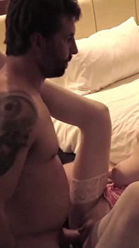 Octavia Red tem belos peitões naturais e é fodida em sua lingerie sexy