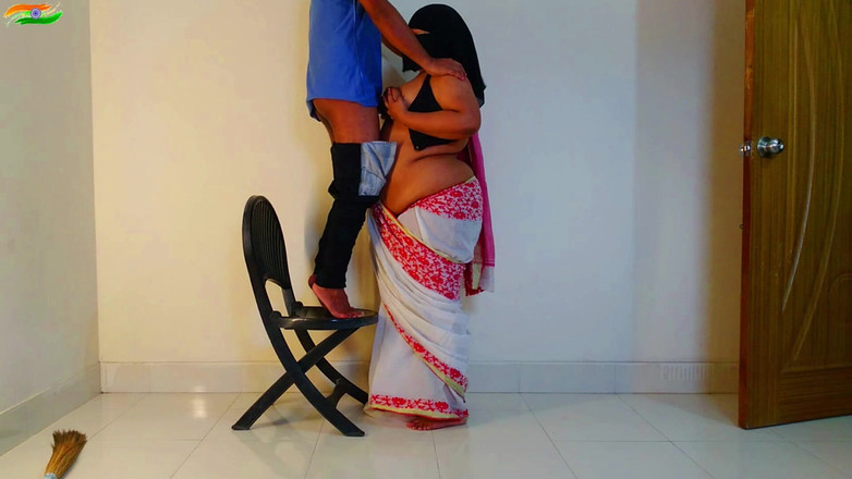 Aria Mia: O femeie arabă sexy vrea să se fută de la...