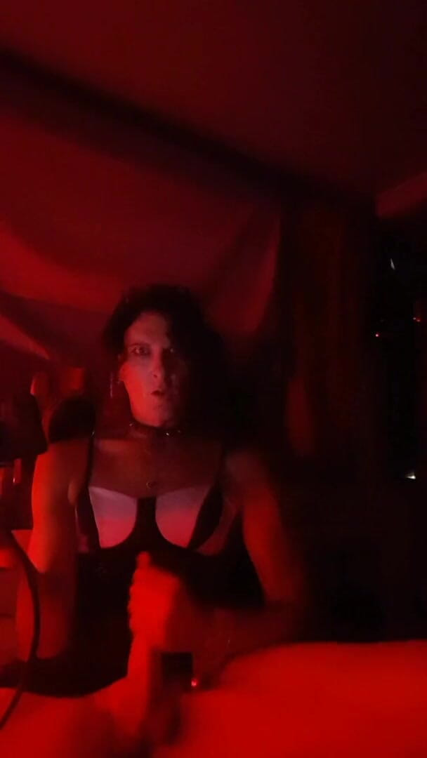 Badbitch6669: Masturbare obraznică cu transsexuală