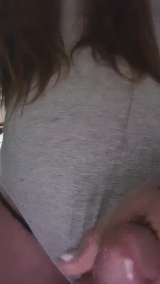 CHLOEcumFUCKme: Chole's cumshot