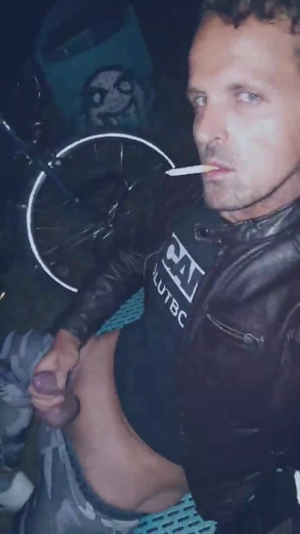 Slutboyben: Slutboyben cam4 Cruising Pig xpozing di notte dal vivo su...