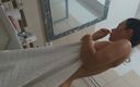 Fap flix: Omg!! Sexy amateur harige milf pist in de douche van...