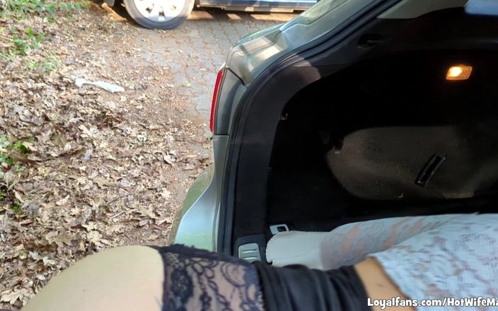 Cumdrinking Wife: Masivní creampie gangbang na parkovišti