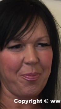 Big-titted MILF Peaches of Cannock