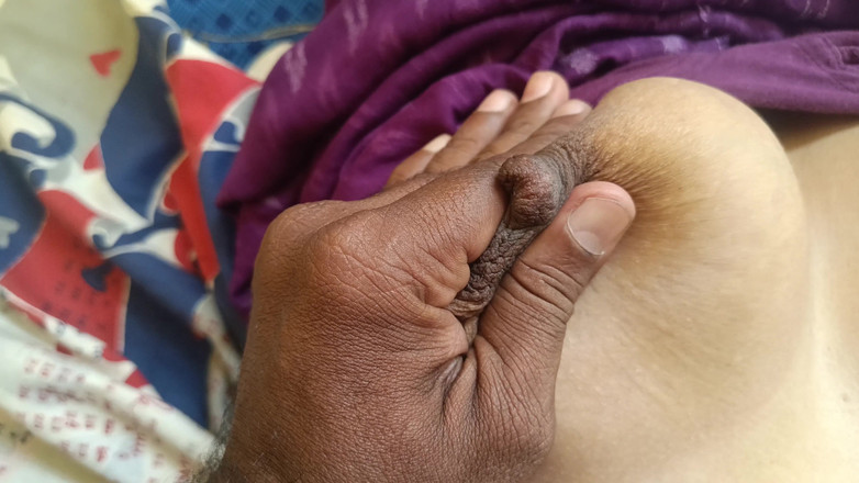 Pushpa studio: 浮気する主婦がベッドでセックス