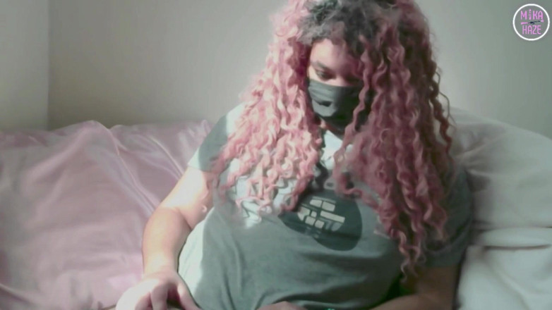Mika Haze: Wearing mask and ignoring you
