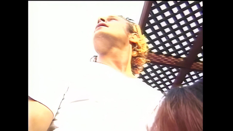 Shemale Vintage MegaStore: Big Dick Trans Babe dominuje swoją pieprzona zabawkę