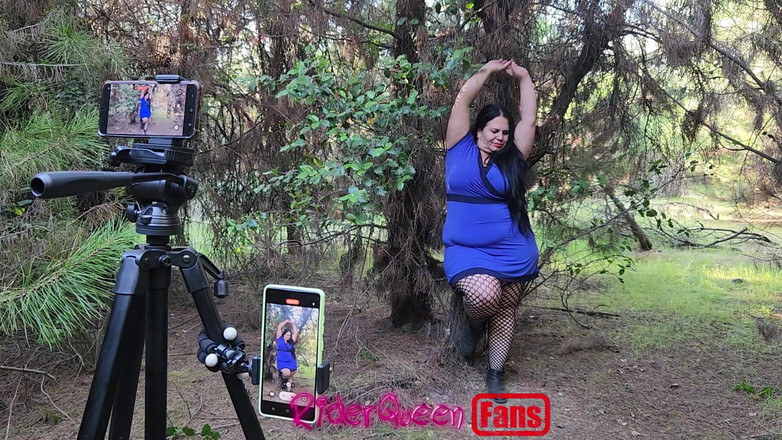 Only Riderqueen BBW Step Mom Latina Alone: Riderqueen yalnız, açık havada, hayranlar için videolar