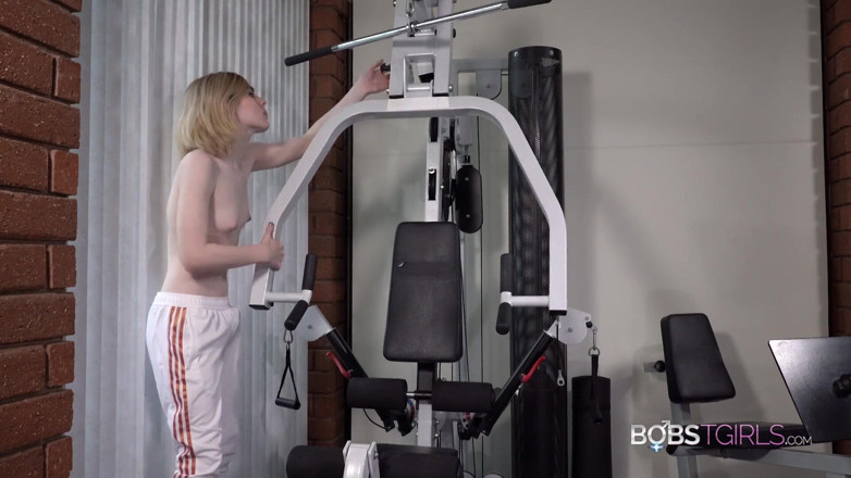 Bobs Tgirls: Ella Hollywood cums in the gym