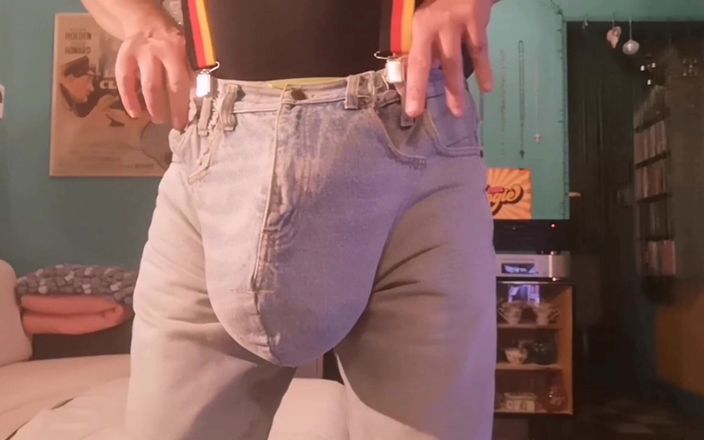 Monster meat studio: Extreme Jeans Bulging