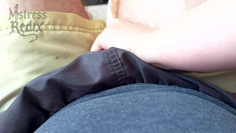 Mistress Redix: Memerah pendek dan menumbuk telur