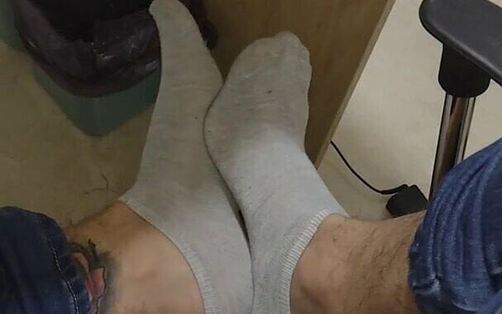 Tomas Styl: Sokken om mannelijke voeten te ruiken