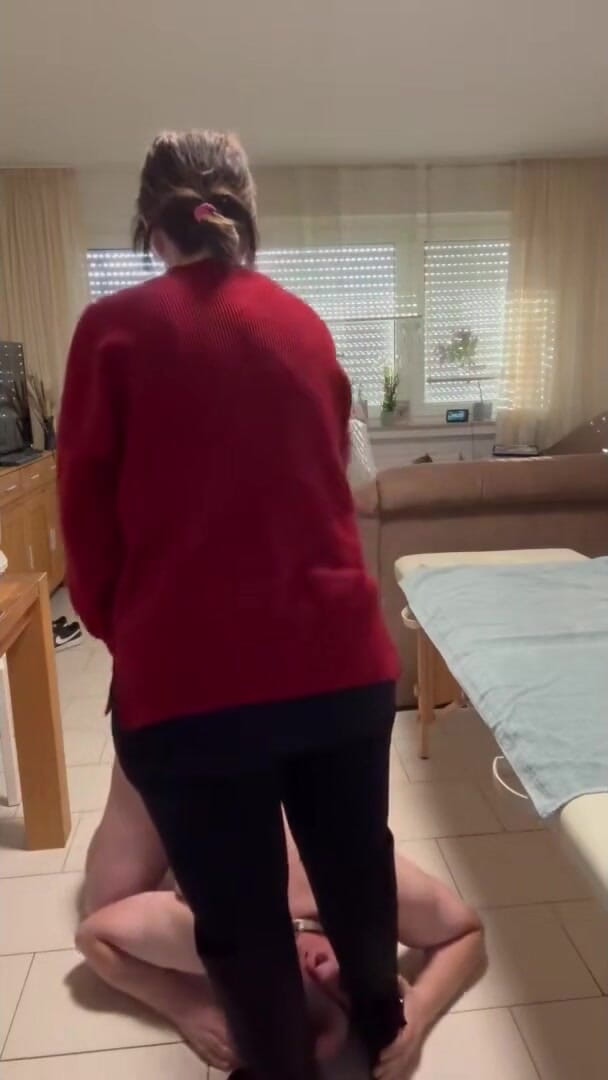 DomLadyMia: Domladymia-niewolnicaofm Czerwone Ślady Dla Niewolnicy Część 1