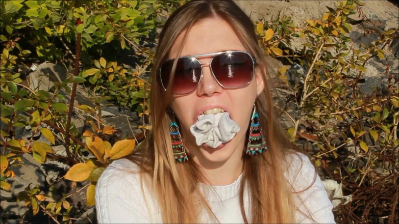 Selfgags classic: Người mẫu quyến rũ bịt miệng