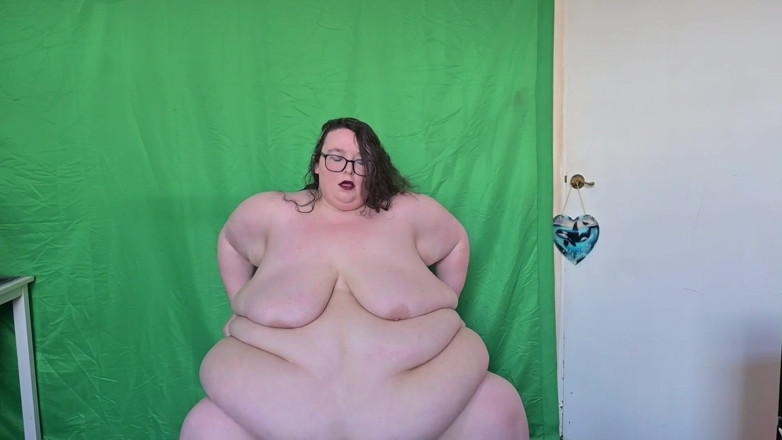 SSBBWLadyBrads: Ssbbw stript op haar bureaustoel
