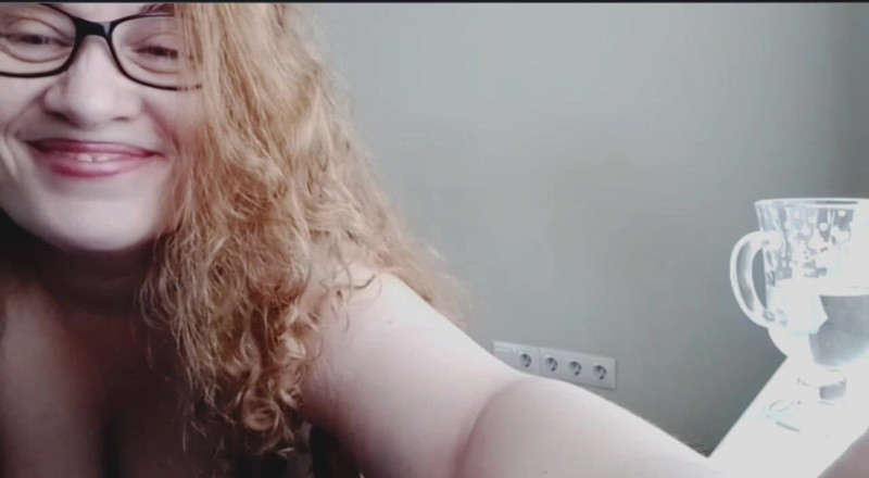 VikkiGeorgia: Streaming live con Vikki