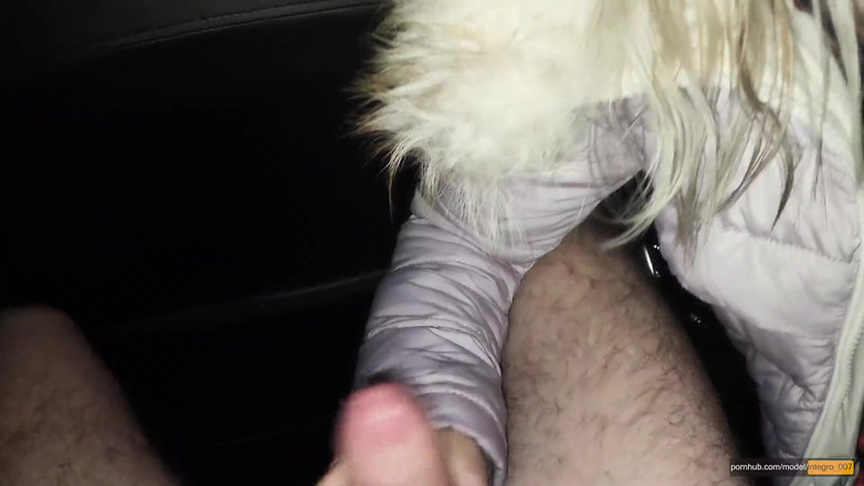 Stacy Starando: Mcdonald's'ta siparişimizi beklerken üvey kız kardeşimi bana sakso çekmeye ikna ettim.