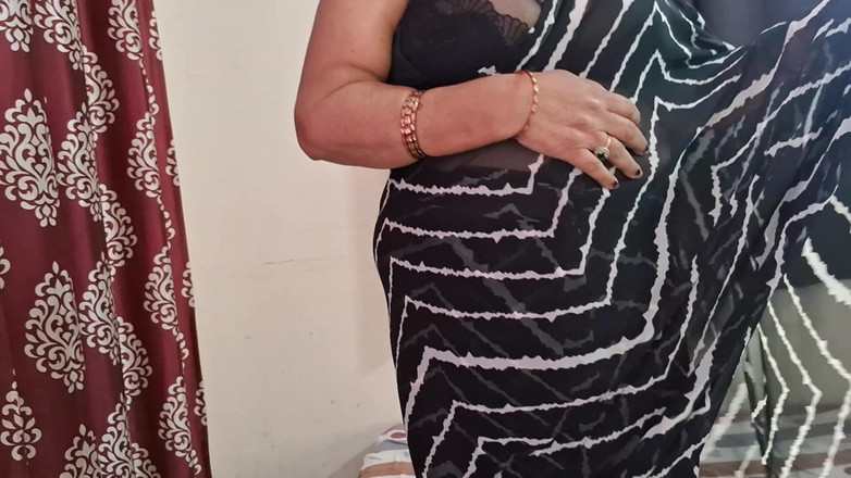 TABOOBREAKERS: Sabor, Mi Mirada Encantadora Necter En Sari Negro