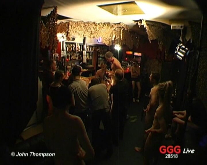 GGG John Thompson OLD STYLE: Ggg - Blonde Bombe Sandra Star Bekommt Gangbang Auf Einer Wilden...