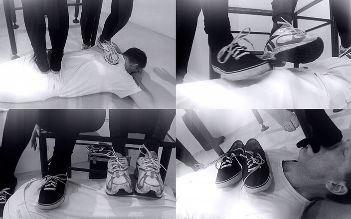 Deutsche Dominanz: 스타킹 냄새 맡기