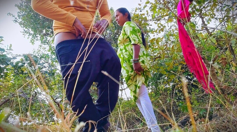 Premi pooja: Hintli köy hikayesi - yenge karvand meyvelerini ormandan koparmak ve şehirde satmak...