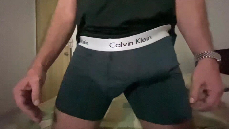 Latin mature king: 大きなペニスを持つ成熟男性のマスターベーション パート1