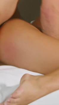 Photographer Helps Shy Model by Getting Naked for Him