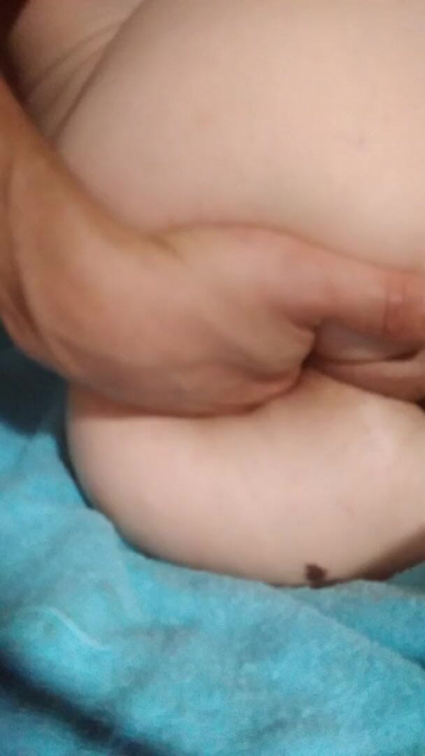 ToyanalyoT: Gros plan sur ma masturbation anale