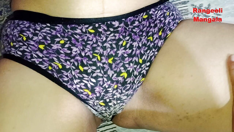 Rangeeli_Mangala: 인도 마누라의 보지를 핥고 바이브레이터로 시오후키.