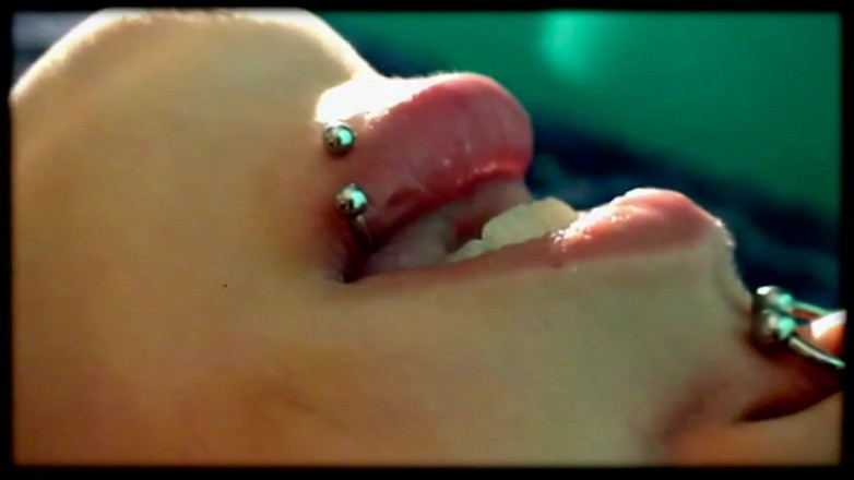 AltPorn4U: Cat cu dungi