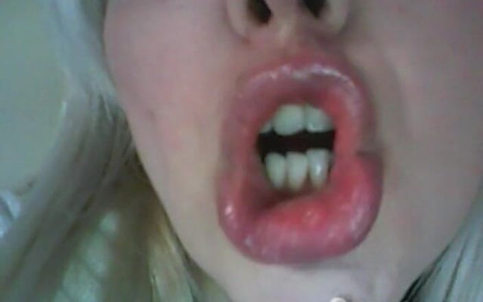 Savannah fetish dream: Very Ugly Teeth! Denti Orribili