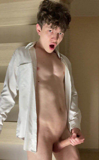 rushlightDante: Saya sangat seksi dalam baju putih ini